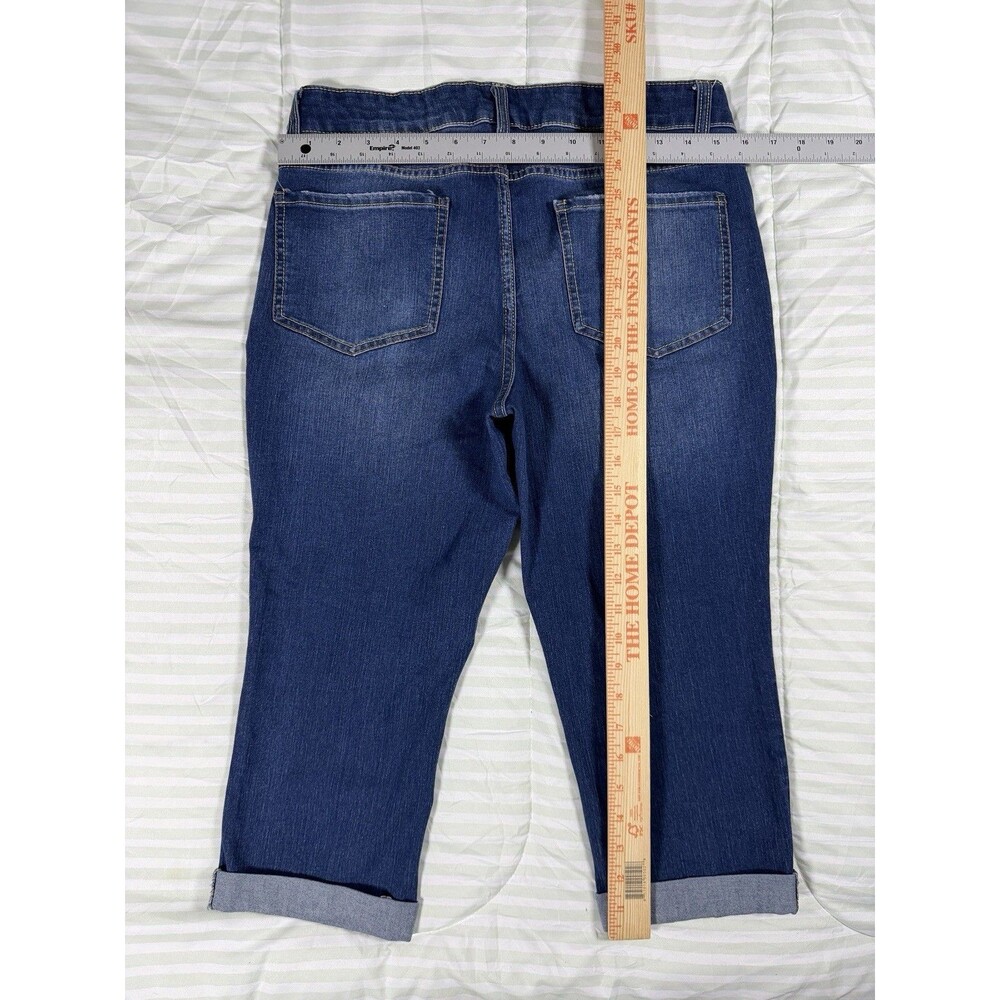 Time and Tru Women's Dark Blue Cropped Jeans Size 12 - Picture 2 of 6